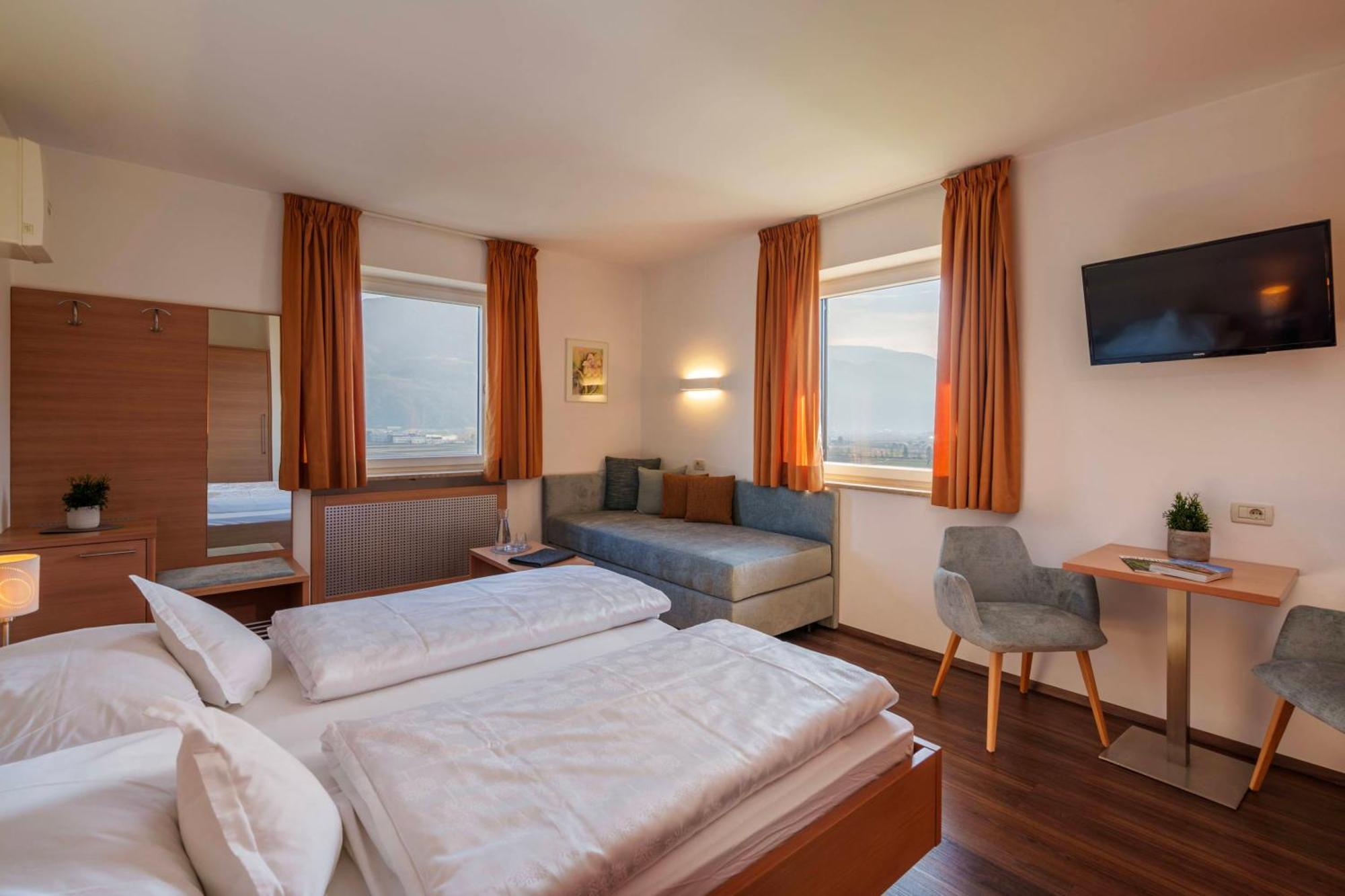 Hotel Törggelehof Cermes Buitenkant foto