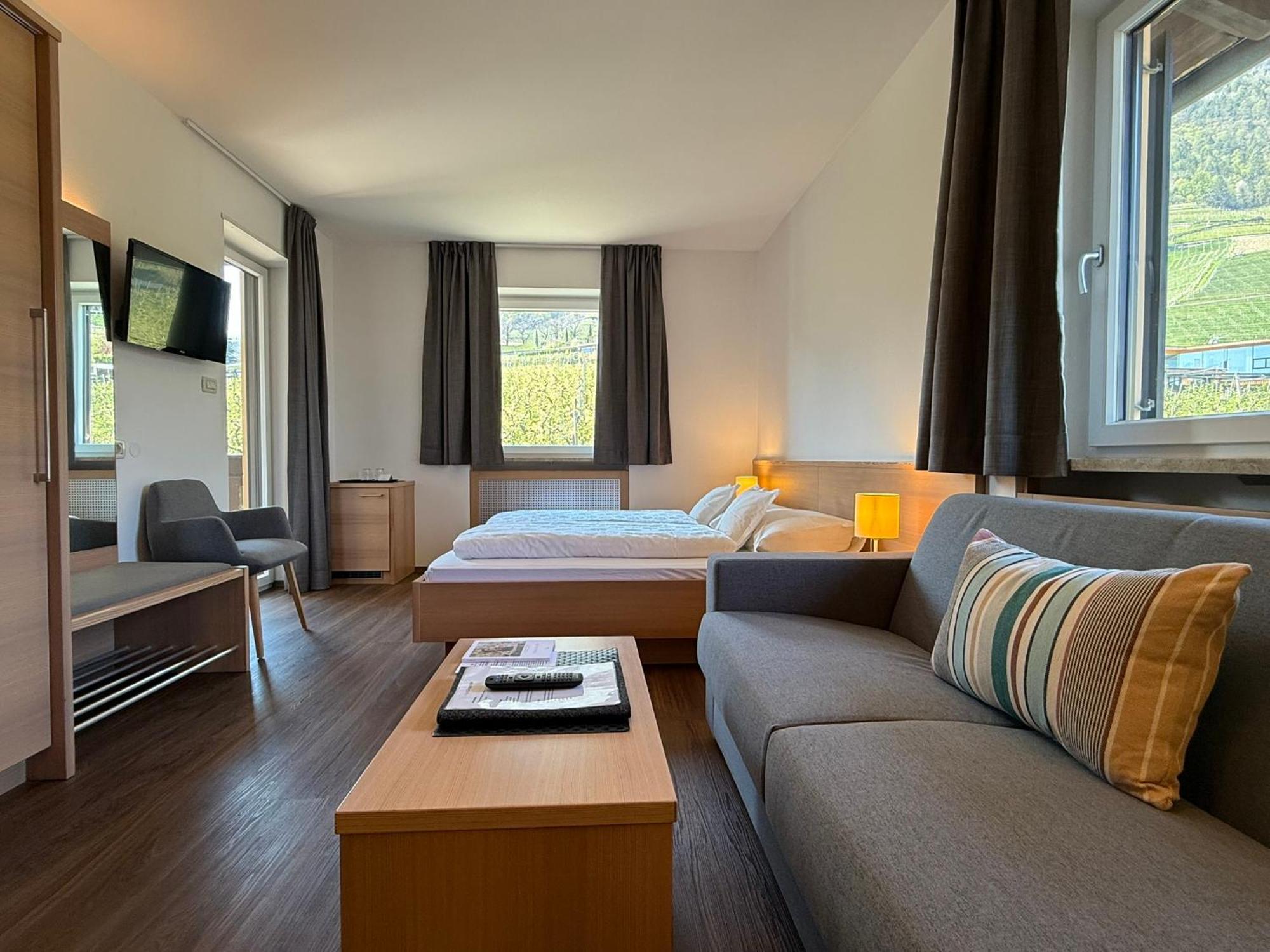 Hotel Törggelehof Cermes Buitenkant foto